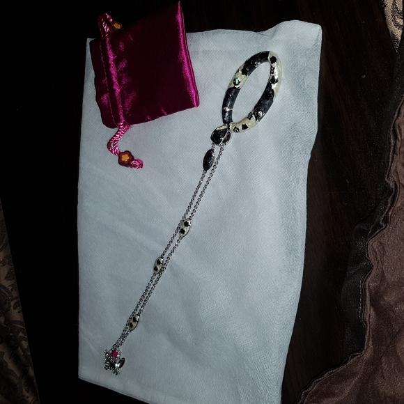 Lauren G Adams Grey & White Enamel Oval Pendant and Necklace - Picture 6 of 6